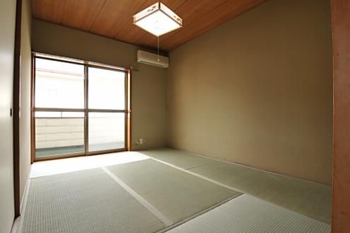 個室 - 1ヶ月家賃off中！我が家のラウンジに留学しませんか？アットホームで温かい国際的シェアハウスです:D} - ルームシェアルームメイト