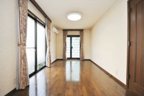 個室 - 【大森山王】駐車場&専用勝手口付きのお部屋！} - ルームシェアルームメイト