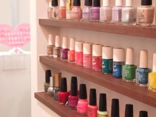 最寄り駅 - ☆ネイルサロン☆レンタルスペース} - ルームシェアルームメイト