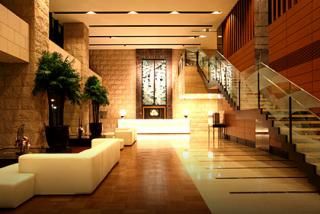 キッチン - みなとみらい　高級マンション　ゲストハウスやエクササイズルームも有り} - ルームシェアルームメイト