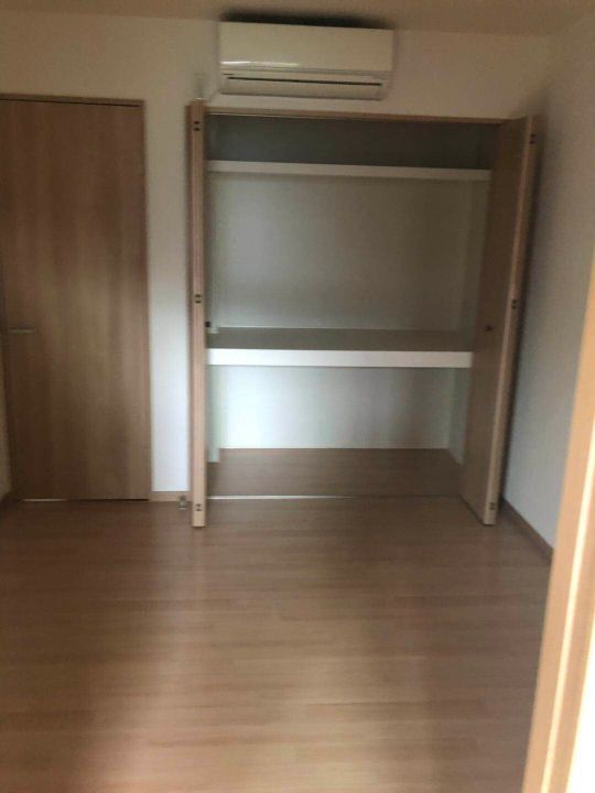 個室 - 西武新宿線の東伏見駅に位置} - ルームシェアルームメイト