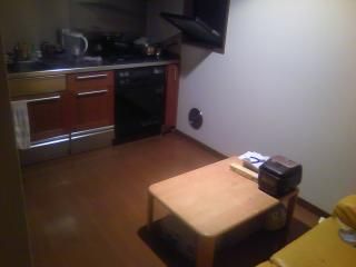 キッチン - 交通至便！祐天寺・中目黒駅最寄の一軒家内の完全個室です。人気の東横線でルームシェアしませんか？} - ルームシェアルームメイト