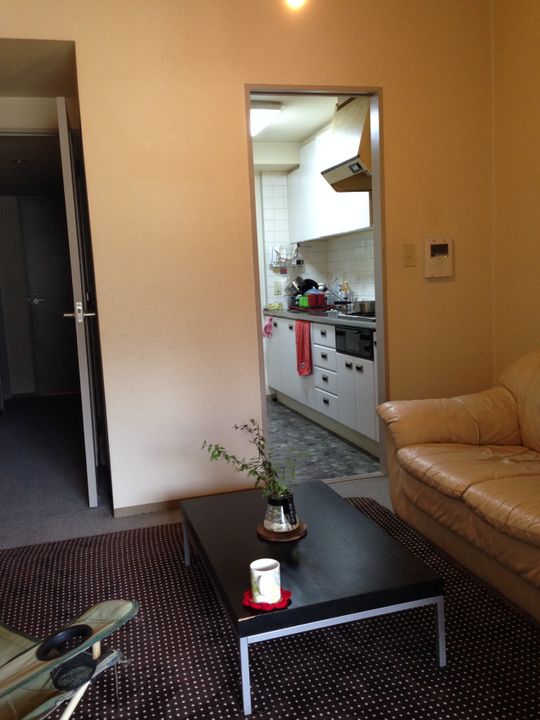 リビング - 【即入居可】【初期費用不要】人気の三宿エリア◆3人シェア個室◆6帖◆ベランダ・収納付き◆2階以上} - ルームシェアルームメイト