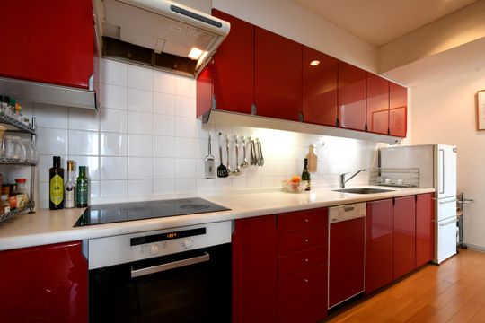 キッチン - 田町駅タワマン最上階角部屋} - ルームシェアルームメイト