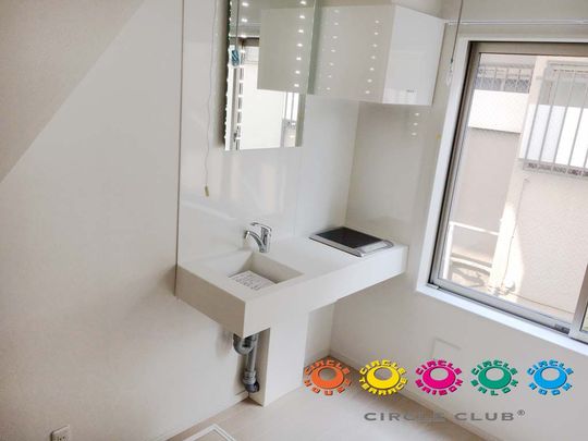 キッチン - 都心へのアクセス良好！女性専用シェアハウス} - ルームシェアルームメイト