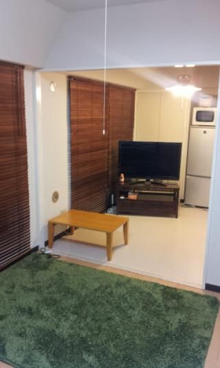 キッチン - サブレット貸★雷門徒歩2分★スカイツリー徒歩15分★4駅利用可能　浅草駅まで徒歩5分1dk  部屋からスカイツリー見えます } - ルームシェアルームメイト