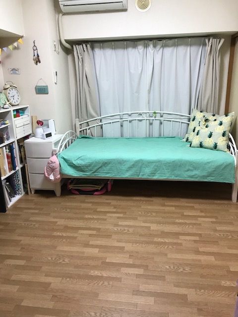 ベッド - 【人気】東急東横線 都立大学駅 徒歩２分　９月下旬〜３ヶ月１LDK＋広いルーフバルコニー} - ルームシェアルームメイト