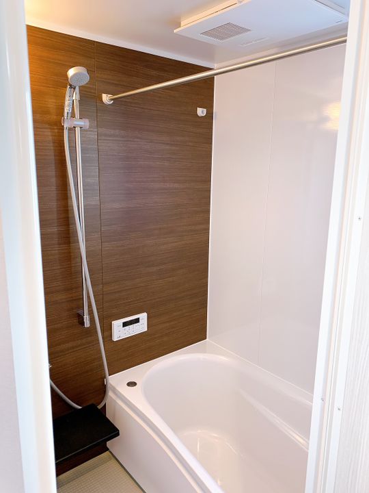 風呂 - 【新築戸建】部屋お貸しします【光熱費ネット代込】} - ルームシェアルームメイト