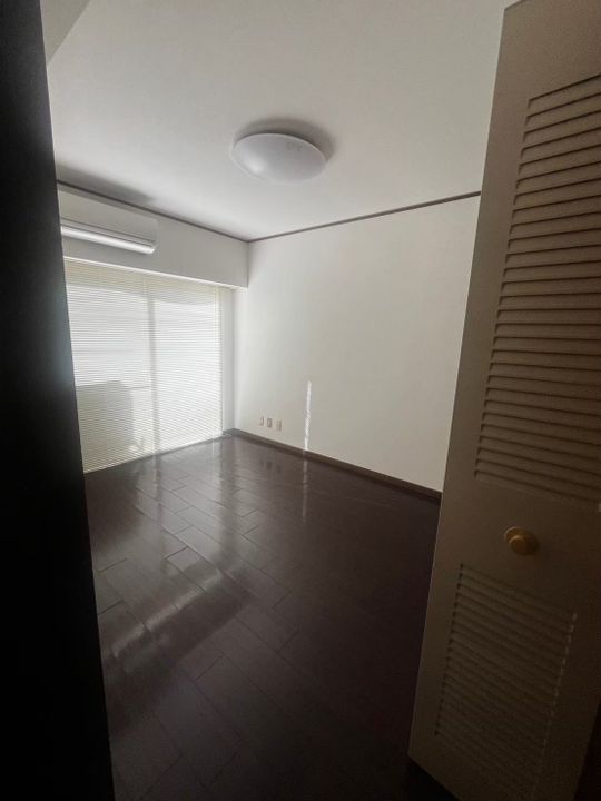 個室 - 【住民票登録可・できれば女性】池袋徒歩10分自室あり2LDKで犬と猫と暮らしませんか？【月75,000円】} - ルームシェアルームメイト