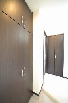 玄関 - 三宮まで電車で15分} - ルームシェアルームメイト