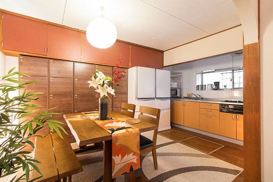 キッチン - 新宿まで11分 3万円代☆　シェアする人を募集しています！} - ルームシェアルームメイト