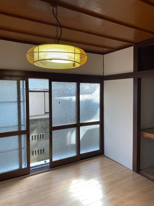 個室 - 【webデザイナー/動画クリエイター限定】【家賃4万~】【食べ放題】【案件紹介有】} - ルームシェアルームメイト