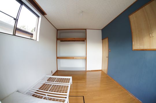 個室 - 相鉄線鶴ヶ峰駅まで徒歩７分：広々６畳～８畳個室：女性専用} - ルームシェアルームメイト