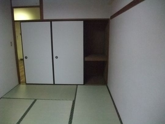 個室 - 中野のルームシェア 月51,000円} - ルームシェアルームメイト