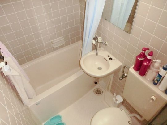 トイレ - 南林間　駅5分、1Rマンションを　曜日別でシェアしませんか} - ルームシェアルームメイト