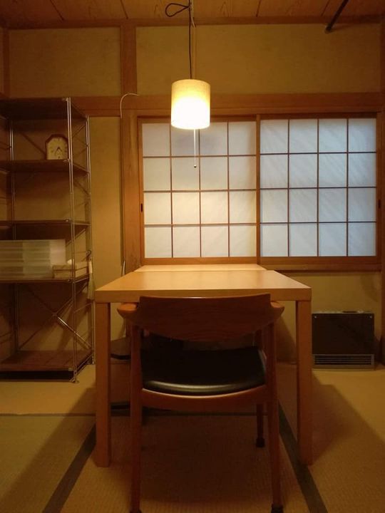 個室 - 日本人も歓迎！ Nice to meet you! Piacere! Enchante! Nzuri！ Endast damer!} - ルームシェアルームメイト