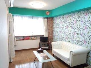 リビング - 牛込柳町1分！！新宿まで大江戸線10分！6.5万} - ルームシェアルームメイト