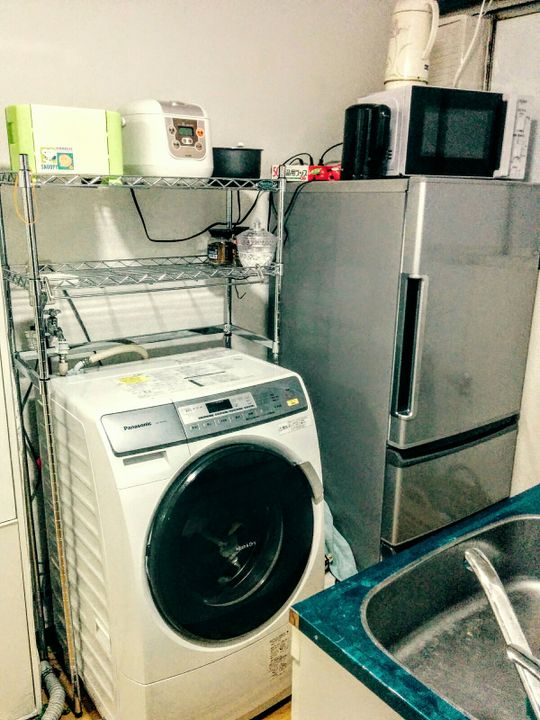 キッチン - ★〜都心の隠れ家、台東区にて新しいシェアハウスがオープンしました〜} - ルームシェアルームメイト