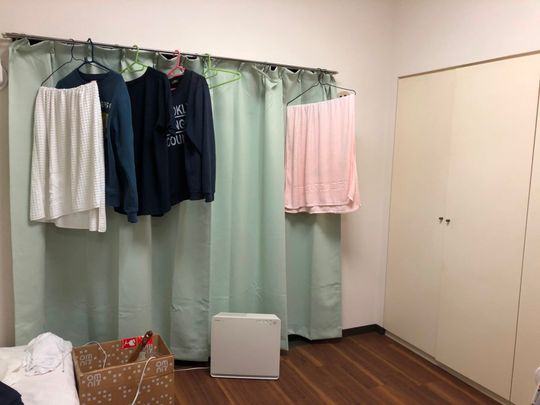 個室 - 下宿人募（男性35歳～45歳程度で禁煙者、掃除洗濯片付け好きな方、収入が安定してる方）} - ルームシェアルームメイト