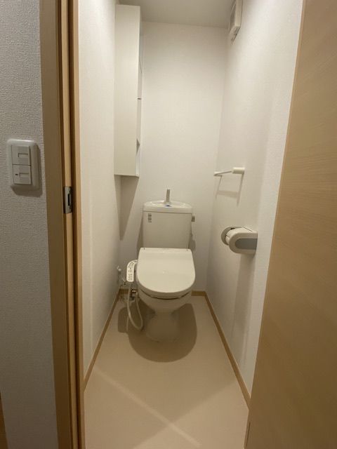 トイレ - 【女性限定/足立区】初期費用無料★個室完備★即入居OK★ご自身のお荷物だけでOK} - ルームシェアルームメイト