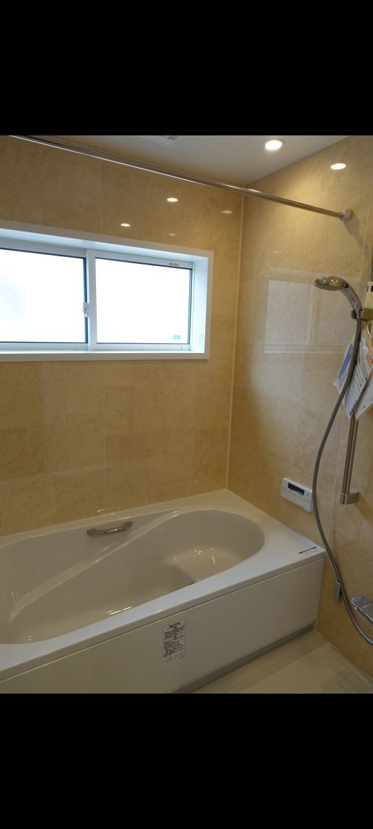 風呂 - 軽井沢町　シングルベッドルーム　空き部屋入居者募集} - ルームシェアルームメイト