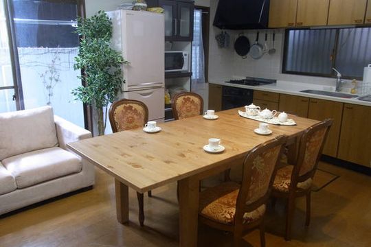 リビング - 高田馬場駅　ルームシェア} - ルームシェアルームメイト