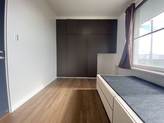 個室 - 家賃1か月無料!猫と一緒に住める女性専用シェアハウス！JR藤沢駅} - ルームシェアルームメイト