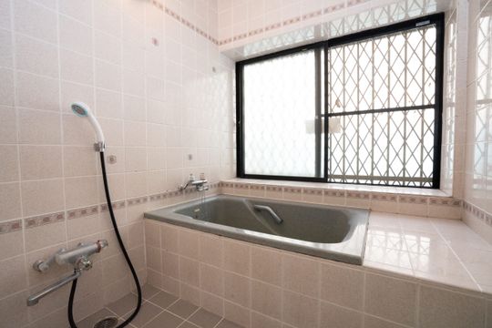 風呂 - 大森山王】日当たり良好な和室のお部屋☀️} - ルームシェアルームメイト