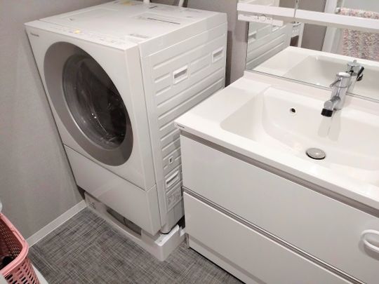 キッチン - マンション最上階(14F)　南向き日当たり良好 リノベーションマンションです。} - ルームシェアルームメイト