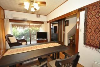 リビング - 今なら初月の家賃が半額♪　キャンペーン中} - ルームシェアルームメイト