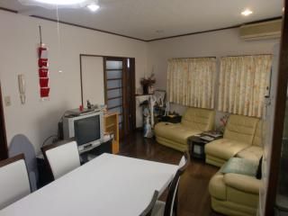 リビング - 練馬区保谷駅より徒歩１５分　ルームメート急募} - ルームシェアルームメイト