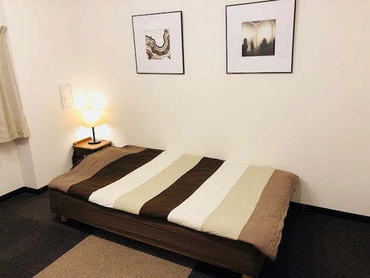 個室 - 三越前駅 徒歩9分 シェアハウス☆家具付き、即日入居可能☆} - ルームシェアルームメイト