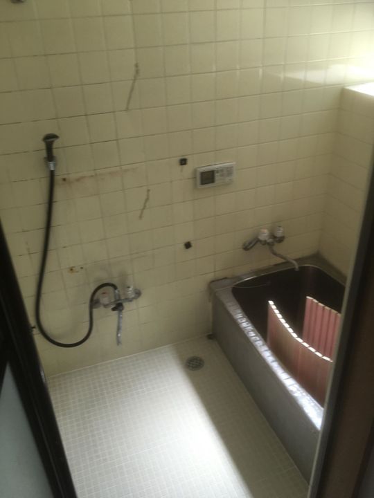 シャワー - 奥浅草/うどんも打てる格安アットホーム一軒家} - ルームシェアルームメイト