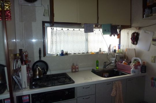 キッチン - 光熱費込２階１部屋畳} - ルームシェアルームメイト