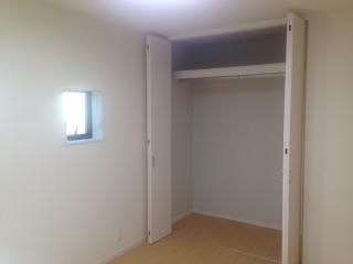 個室 - 丸ノ内線　東高円寺駅　新築人気の南向き広め8畳入居可} - ルームシェアルームメイト