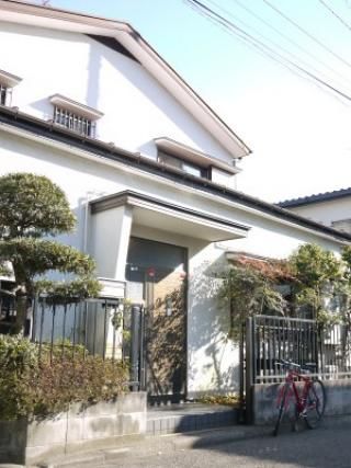 建物 - 商店街好き集まれ。世田谷の一軒家シェアハウス。} - ルームシェアルームメイト