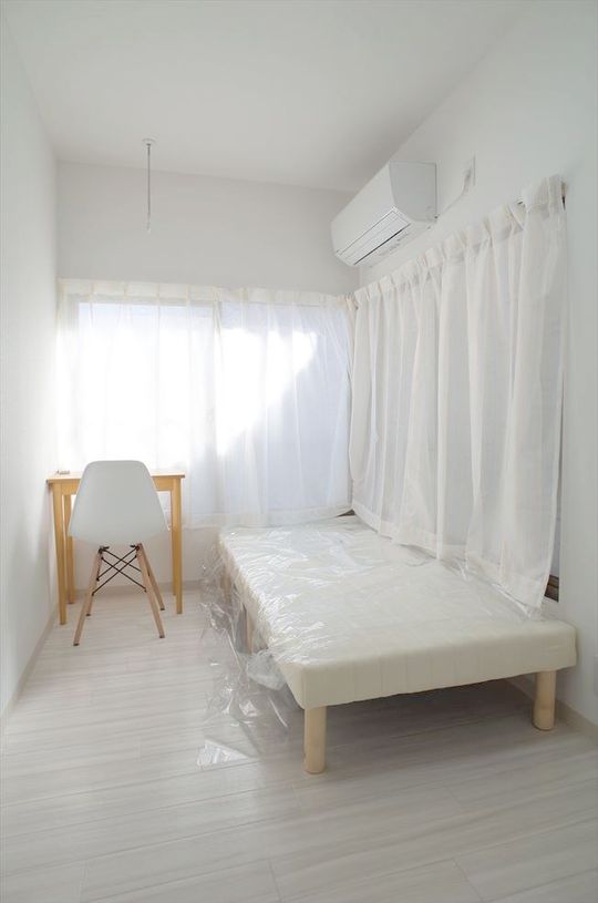 個室 - 【10/1～入居可】小規模シェアハウス　池袋７分・新宿１３分　女性限定鍵付個室　残り一部屋！} - ルームシェアルームメイト