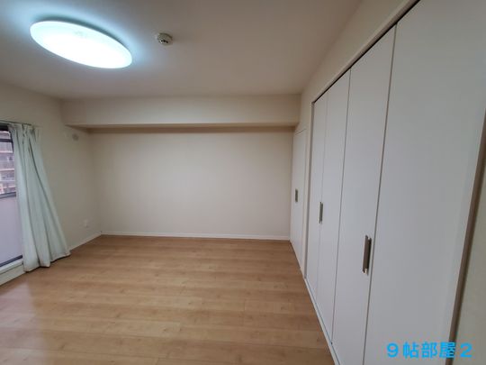 個室 - 足立区☆家から上野まで30分☆家から渋谷まで70分☆駅徒歩15分☆空き部屋９帖をシェアいたします。} - ルームシェアルームメイト