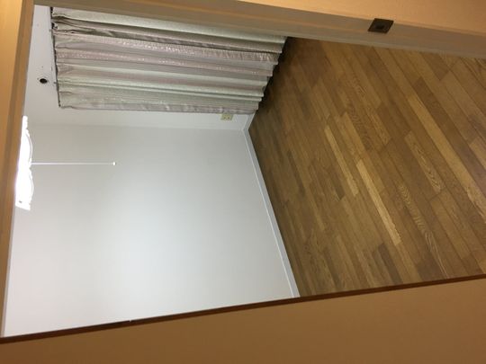 個室 - 3ldkの一部屋を1日500円で貸せます} - ルームシェアルームメイト