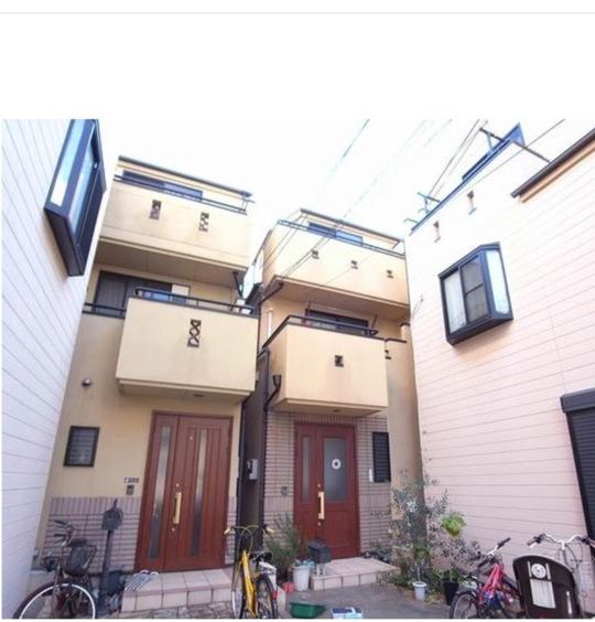 建物 - <外国人・ペット可>横浜鶴見の戸建ての個室＊住み込み清掃担当同時募集} - ルームシェアルームメイト