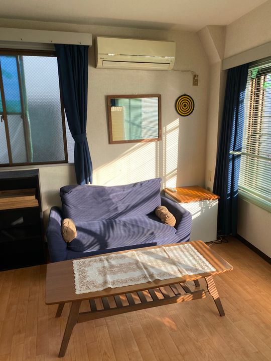 個室 - 広くて明るいプライベートルーム} - ルームシェアルームメイト