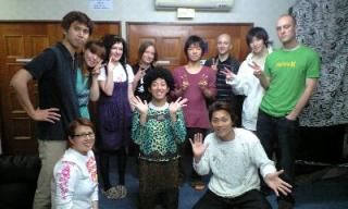 テレビの取材がたまに来ます - インターナショナルマンション　外国人と共同生活} - ルームシェアルームメイト