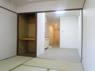 リビング - 五反田初期費用なしのオープニングメンバー6人のみ家賃15000円！} - ルームシェアルームメイト