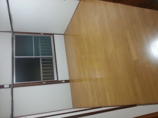 個室 - 元麻布にあるまちづくりの人を繋げるシェアハウス} - ルームシェアルームメイト