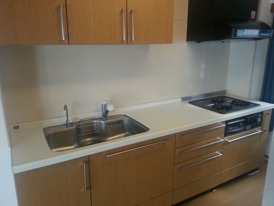 キッチン - 女性限定シェア　八丁堀駅から徒歩1分} - ルームシェアルームメイト