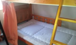 ベッド - 人気のエリア目黒で女性５名募集！サマーキャンペーン初回１か月20000円♪} - ルームシェアルームメイト