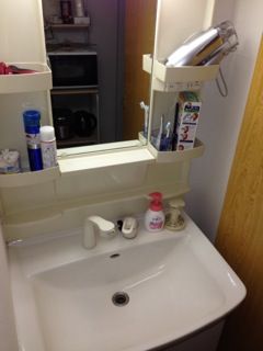 キッチン - ★〜初月無料のシェアハウス！池袋、新宿、渋谷まで電車で1本です〜} - ルームシェアルームメイト