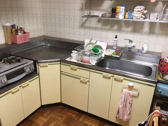 キッチン - 新宿御苑前２dkルームメイト募集} - ルームシェアルームメイト