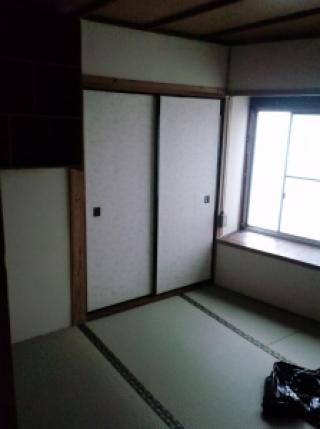 個室 - 大阪十三（梅田まで電車で5分）空き二部屋あり。} - ルームシェアルームメイト