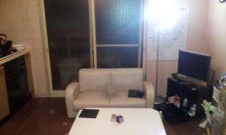 リビング - 人気のエリア目黒で女性５名募集！サマーキャンペーン初回１か月20000円♪} - ルームシェアルームメイト